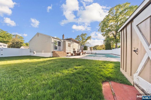 62 Sycamore Road, Dumont, NJ 07628