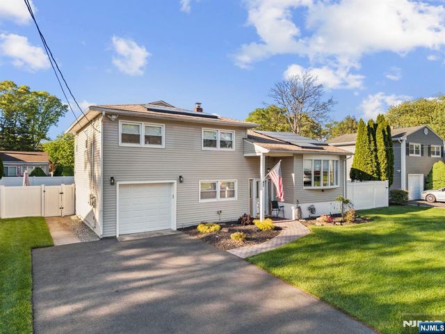 62 Sycamore Road, Dumont, NJ 07628