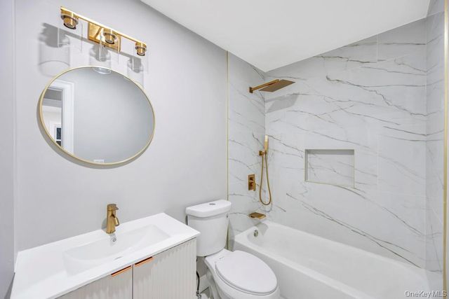 27 Ash Street, Central Islip, NY 11722