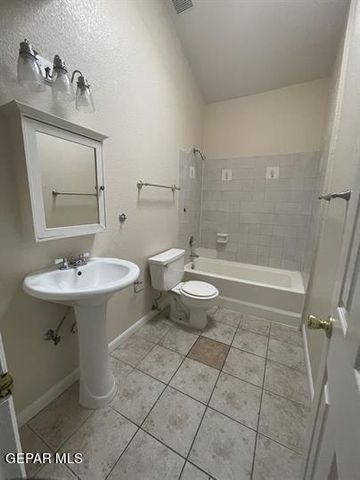 5225 ROGER MARIS Drive, El Paso, TX 79934