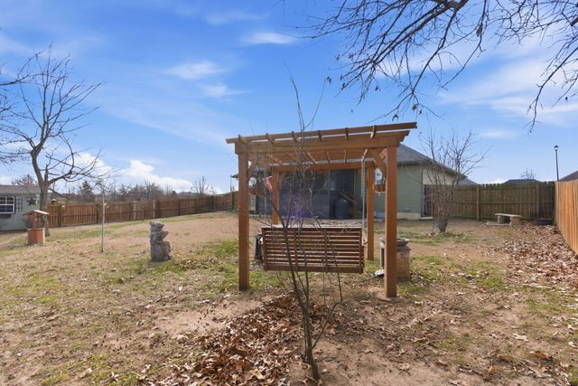 307 E Cypress Street, Clever, MO 65631