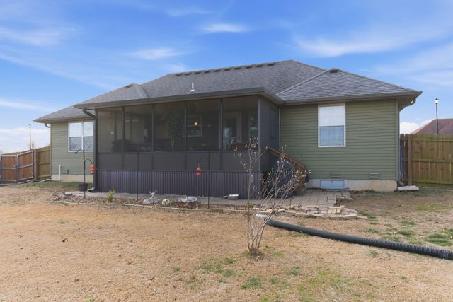 307 E Cypress Street, Clever, MO 65631