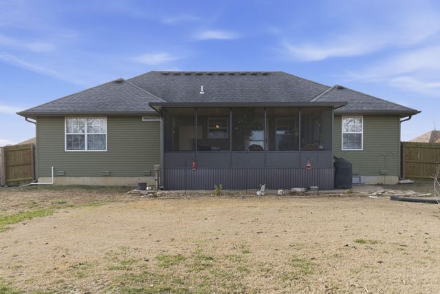 307 E Cypress Street, Clever, MO 65631