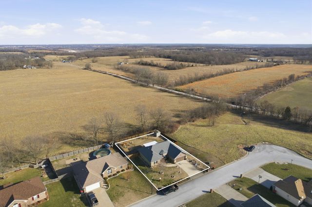 307 E Cypress Street, Clever, MO 65631