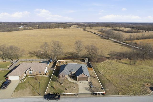 307 E Cypress Street, Clever, MO 65631