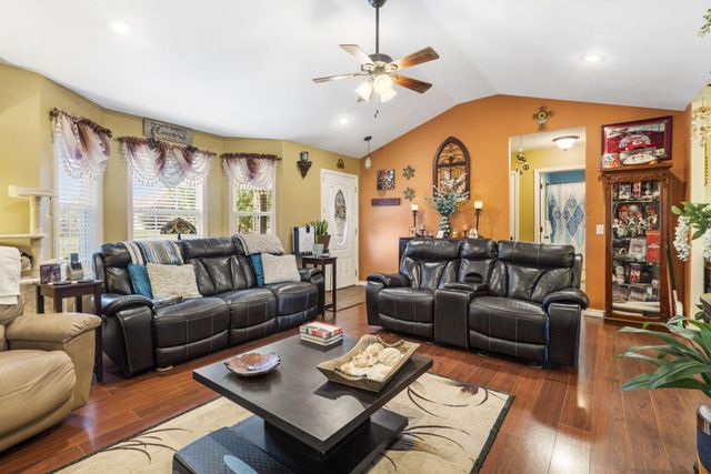 307 E Cypress Street, Clever, MO 65631