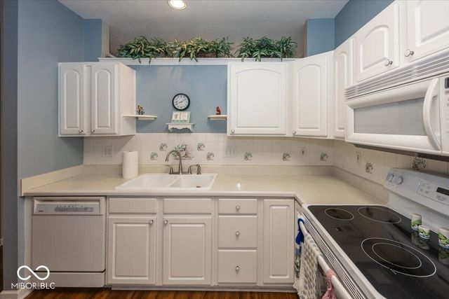 1594 Stonewall Drive, Greenfield, IN 46140