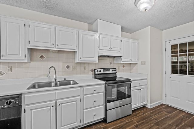 2402 Austin Oaks Drive, Sherwood, AR 72120