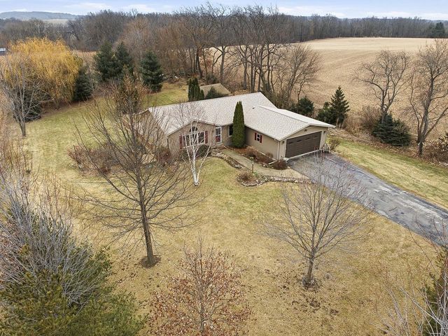 N5902 County Road Q, Jefferson, WI 53549