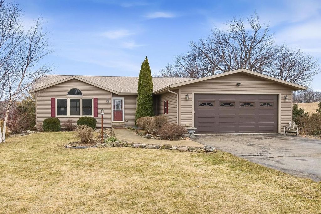 N5902 County Road Q, Jefferson, WI 53549