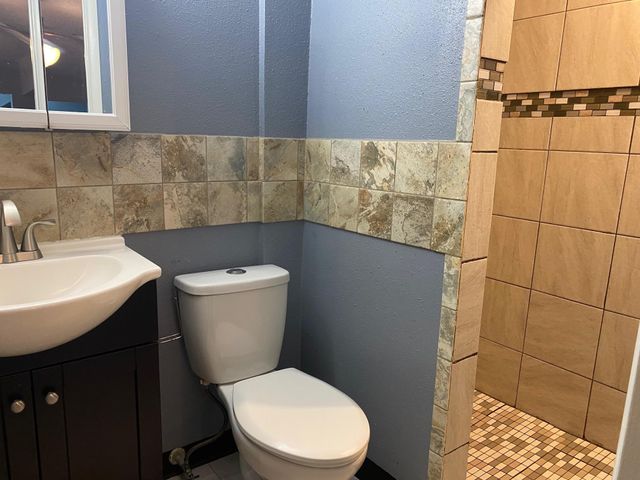 7648 Broadview Drive, Houston, TX 77061