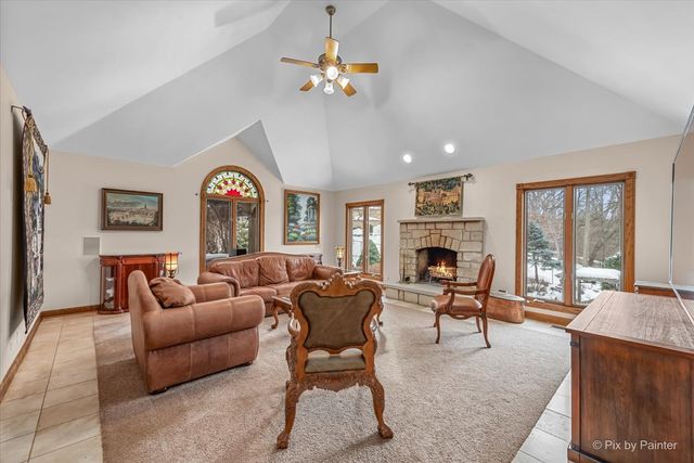 10018 Haegers Bend Road, Barrington Hills, IL 60102