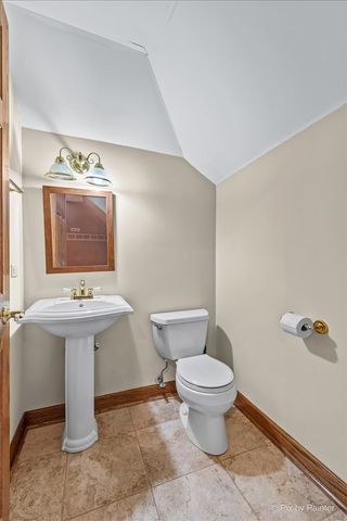 10018 Haegers Bend Road, Barrington Hills, IL 60102