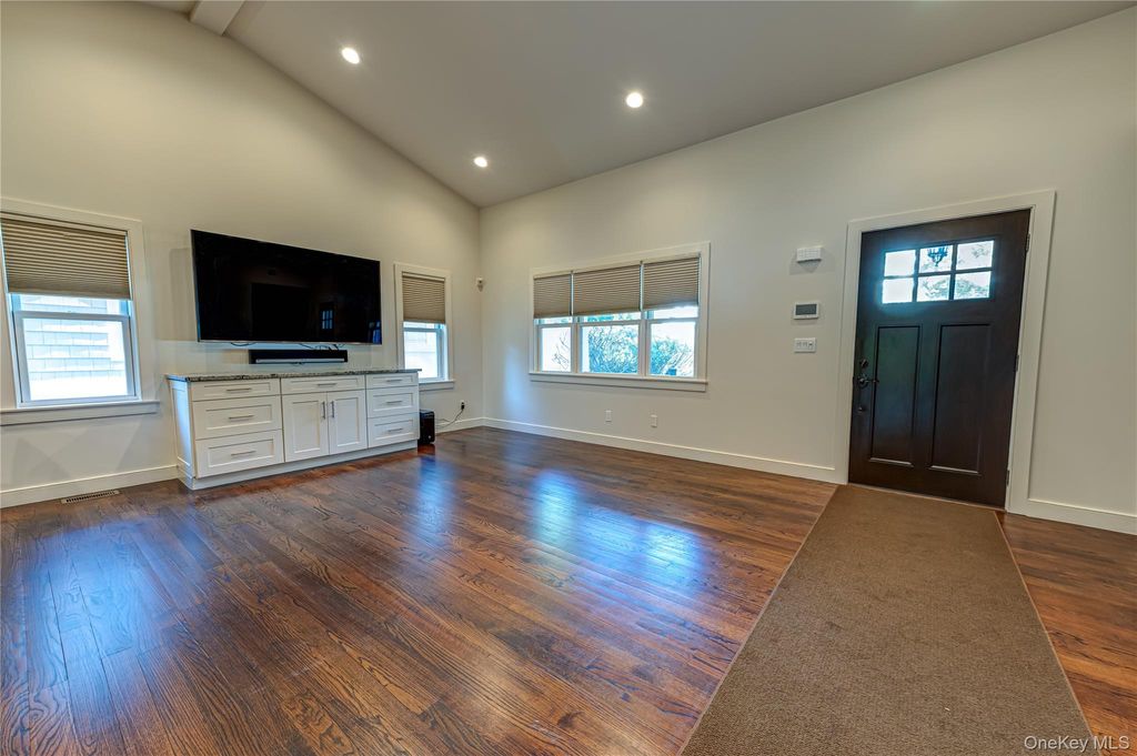 40 Edgar Court, Huntington, NY 11743 — photo 3