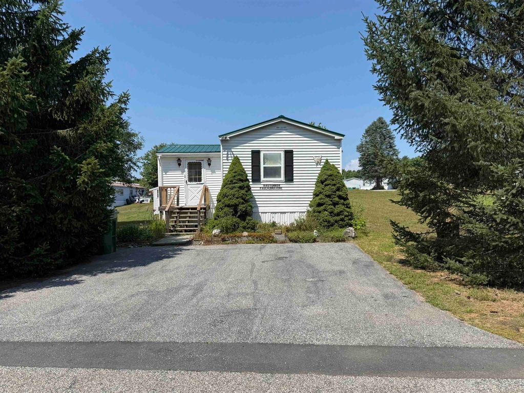 16 Autumn Drive, Belmont, NH 03220