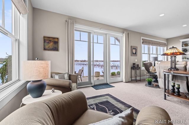 543 Macatawa Avenue, Holland City, MI 49423