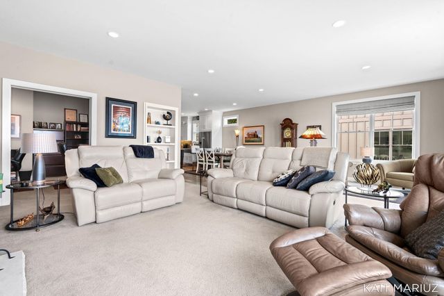 543 Macatawa Avenue, Holland City, MI 49423