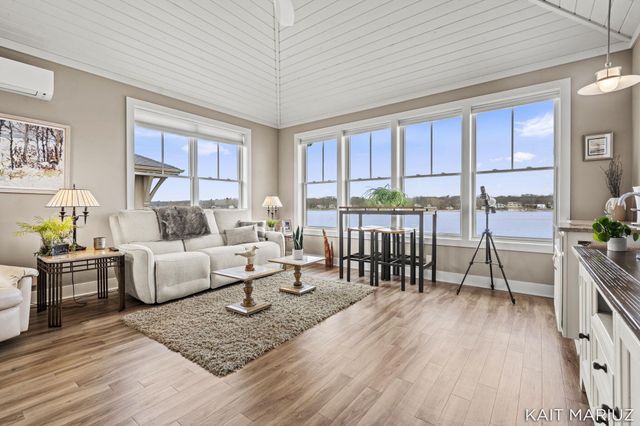 543 Macatawa Avenue, Holland City, MI 49423