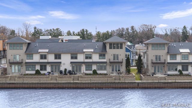 543 Macatawa Avenue, Holland City, MI 49423