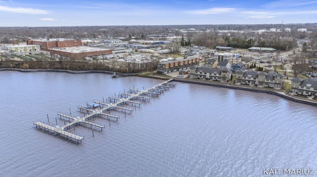 543 Macatawa Avenue, Holland City, MI 49423