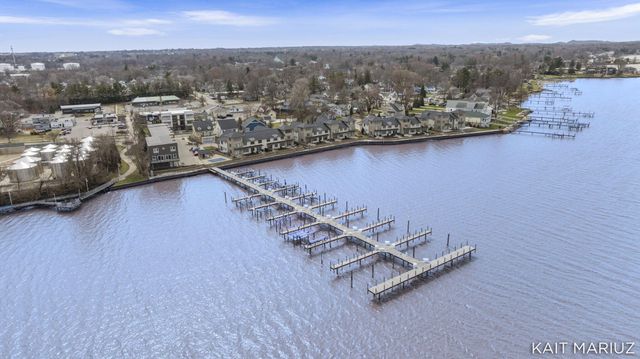 543 Macatawa Avenue, Holland City, MI 49423