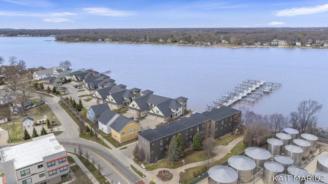 543 Macatawa Avenue, Holland City, MI 49423