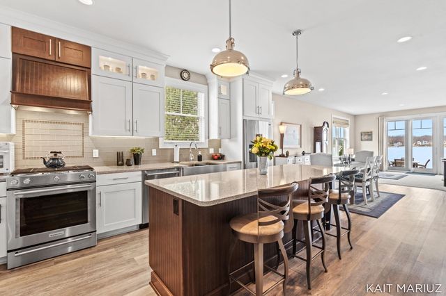 543 Macatawa Avenue, Holland City, MI 49423