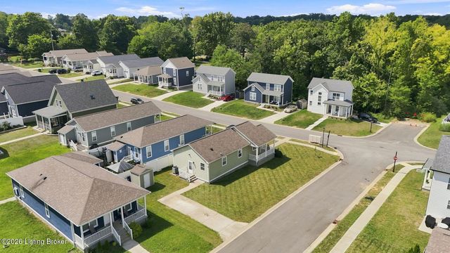 13520 Park Springs Ln, Louisville, KY 40245