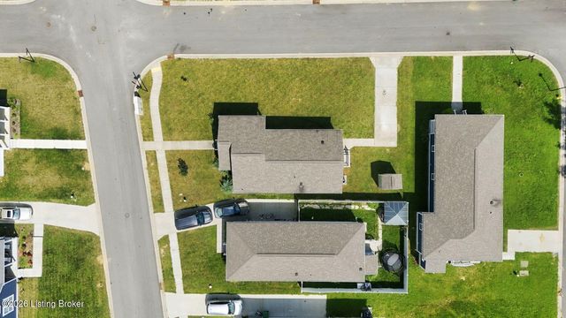 13520 Park Springs Ln, Louisville, KY 40245