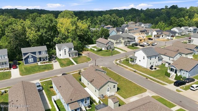 13520 Park Springs Ln, Louisville, KY 40245