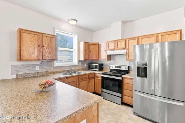 13520 Park Springs Ln, Louisville, KY 40245