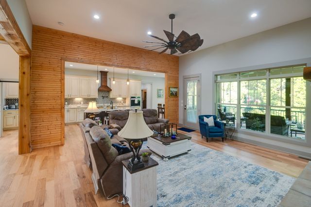 61 Joy Cir, Winchester, TN 37398