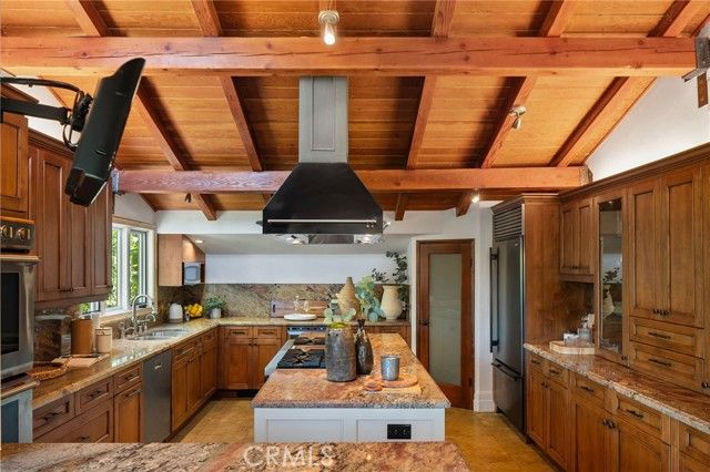 3310 Bennett Drive, Los Angeles, CA 90068