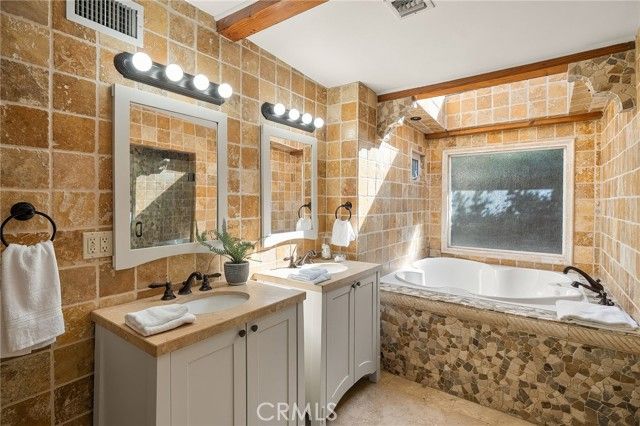 3310 Bennett Drive, Los Angeles, CA 90068