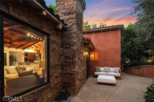 3310 Bennett Drive, Los Angeles, CA 90068