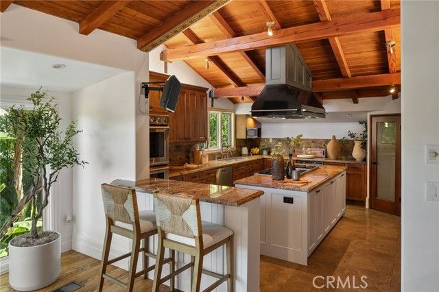 3310 Bennett Drive, Los Angeles, CA 90068