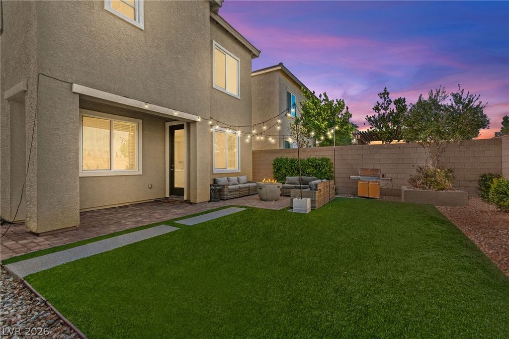 8910 Sasquatch Run Avenue, Las Vegas, NV 89166 — photo 5