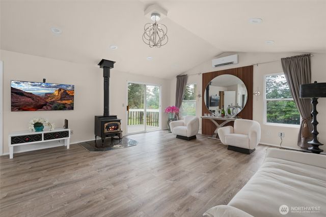 1974 Fiver Place, Oak Harbor, WA 98277