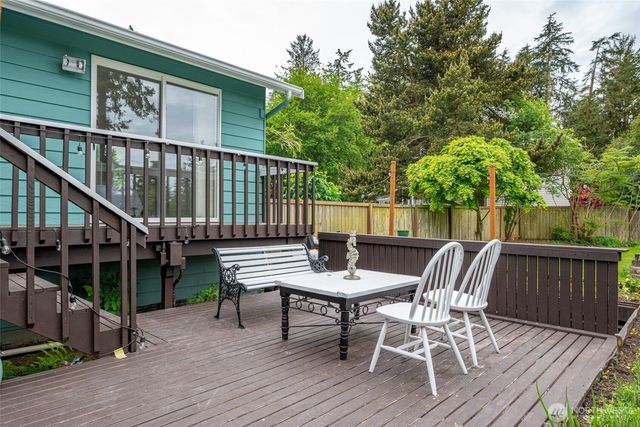 1974 Fiver Place, Oak Harbor, WA 98277