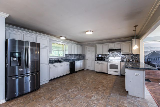36 Manuel Road, Stanford, KY 40484