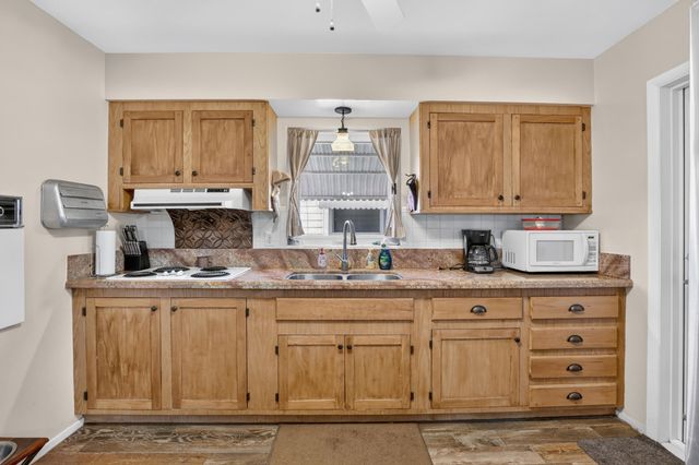 220 NW 48th Street, Oakland Park, FL 33309