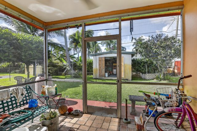 220 NW 48th Street, Oakland Park, FL 33309