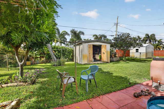 220 NW 48th Street, Oakland Park, FL 33309
