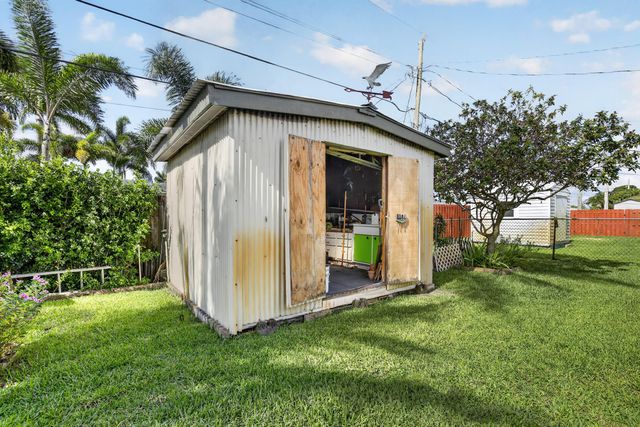 220 NW 48th Street, Oakland Park, FL 33309
