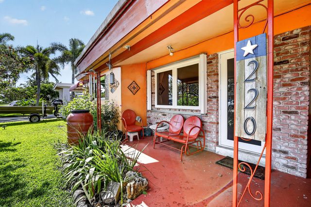 220 NW 48th Street, Oakland Park, FL 33309