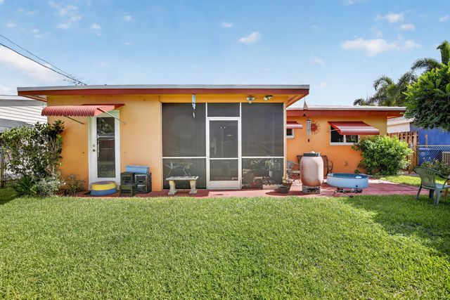 220 NW 48th Street, Oakland Park, FL 33309