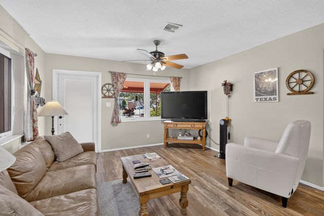 220 NW 48th Street, Oakland Park, FL 33309