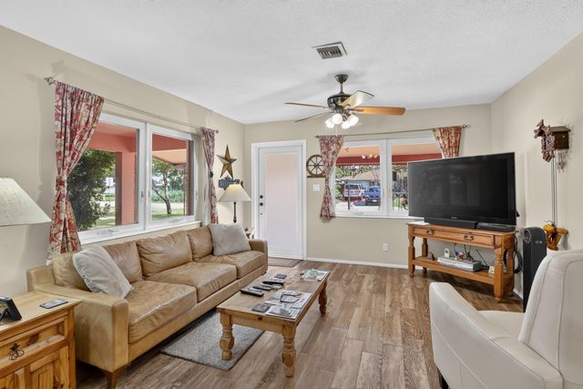 220 NW 48th Street, Oakland Park, FL 33309