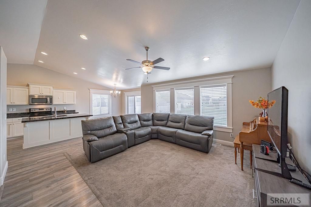 Image 12 of property listing at 5082 E Nelson Drive, Iona, ID 83427