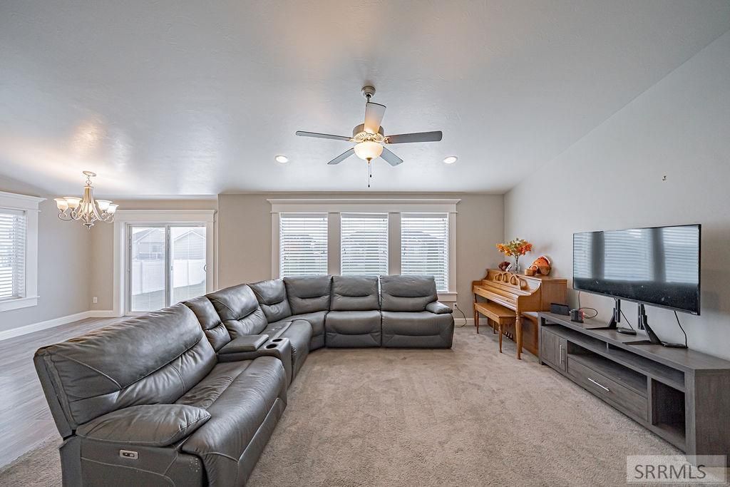 Image 13 of property listing at 5082 E Nelson Drive, Iona, ID 83427